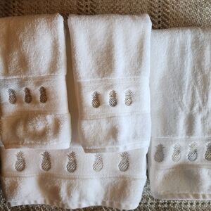 White Pineapple Embroidered Towels